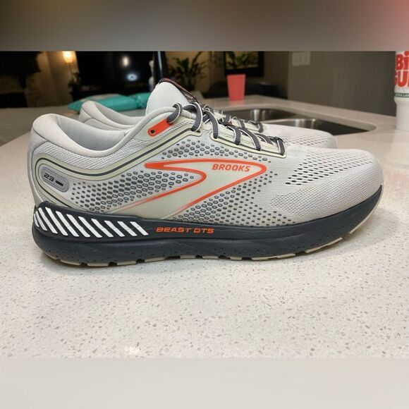 Brooks Beast GTS 23 Men’s 11.5 D Gray Orange Excellent Used Condition - Picture 12 of 15